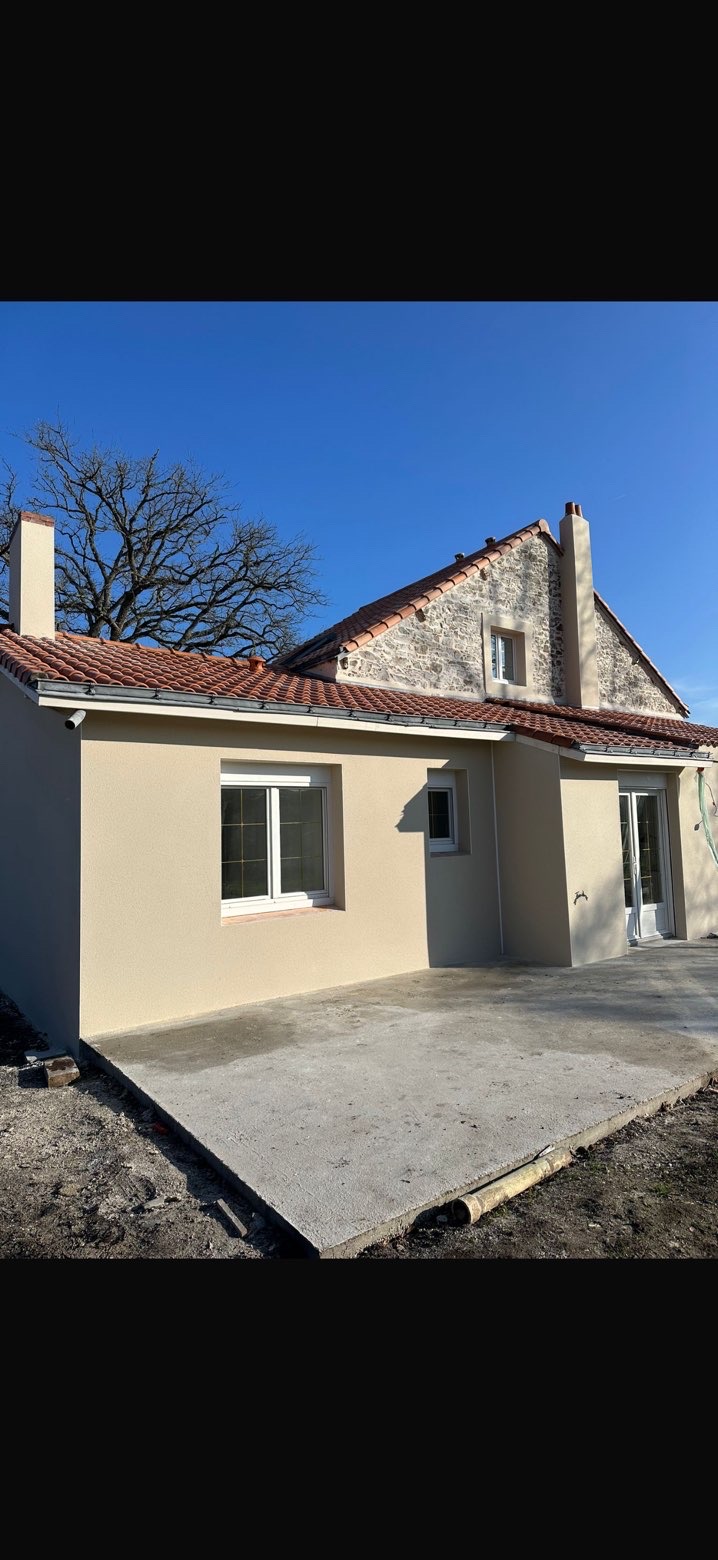 Rénovation de façade avec enduit extérieur en Loire-Atlantique
